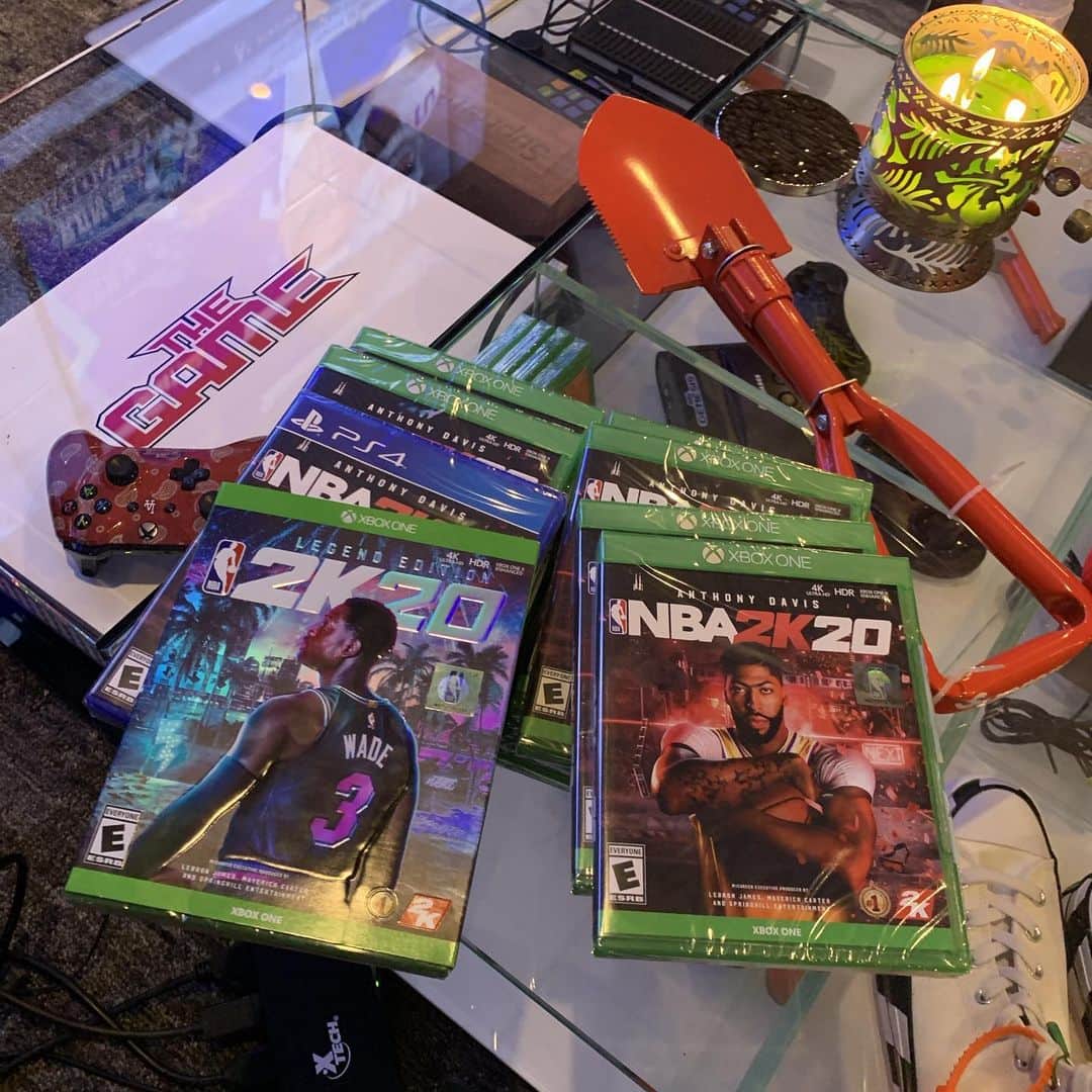 ゲームのインスタグラム：「Download the @caffeine app NOW & FOLLOW ME: thegame I’m live streaming #NBA2K20 NOW !!!!!! & ALL GAMERS FOLLOW @2kprolificleague I’ve got a BIG announcement coming soon !!!!#TMC」