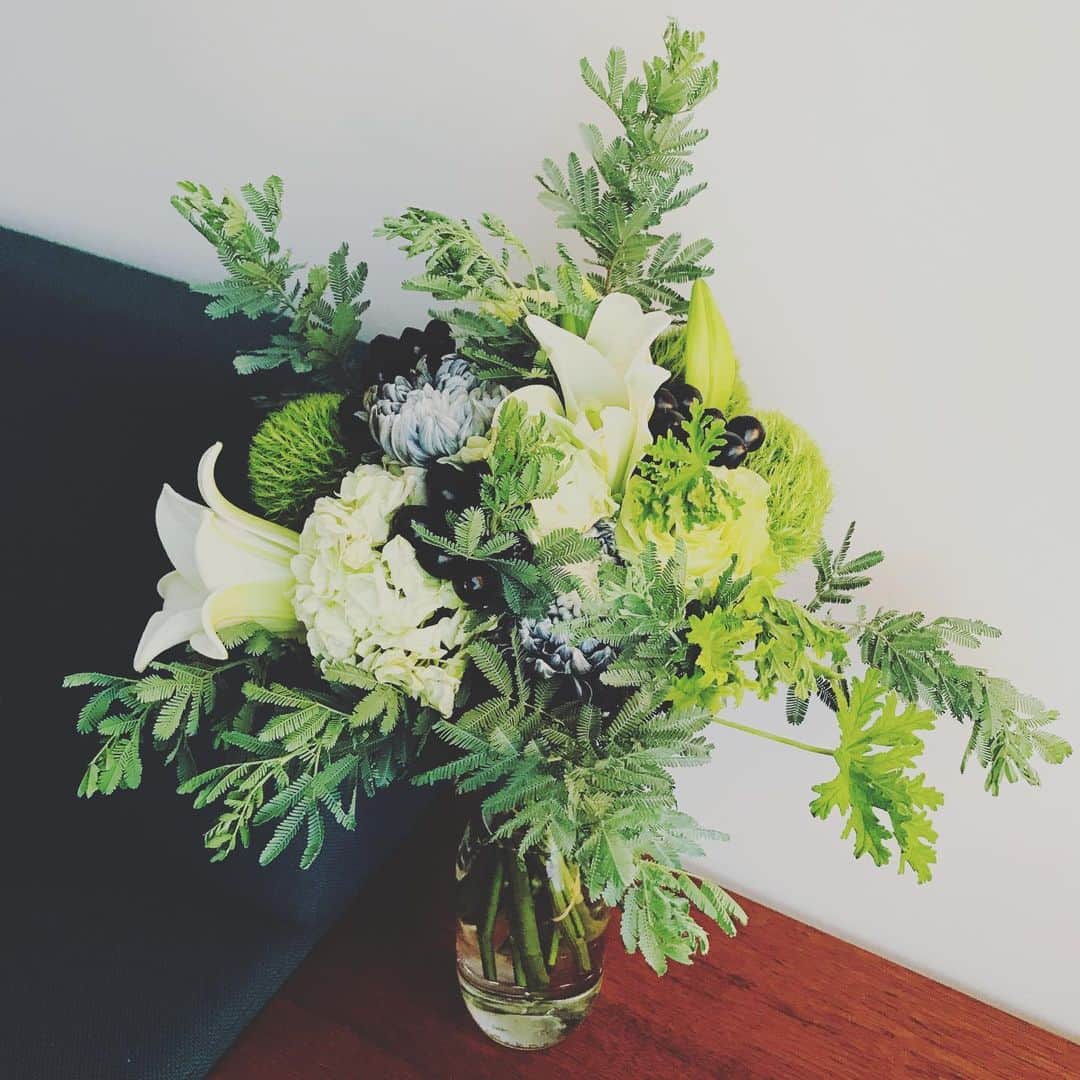 椎名直子さんのインスタグラム写真 - (椎名直子Instagram)「お花の朝食 お花の贈り物  ありがと お花がさいてる女の子  全部麻子のしわざ♡」9月5日 13時23分 - natadecoco