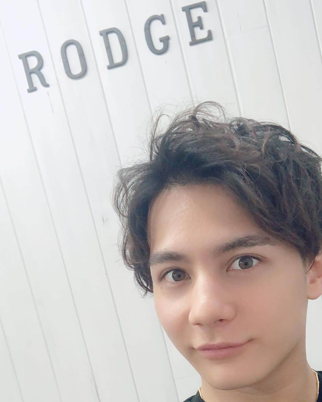 北中健一のインスタグラム：「I had my hair cut😎 How do you like it?  #rodge #omotesando  #tokyo」