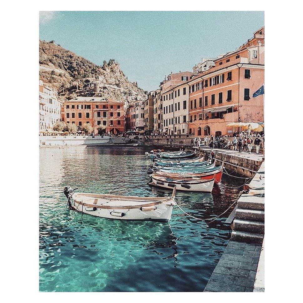 のインスタグラム：「SUMMER #dreaming 🛶💫 #prettypalette RG @tezza」
