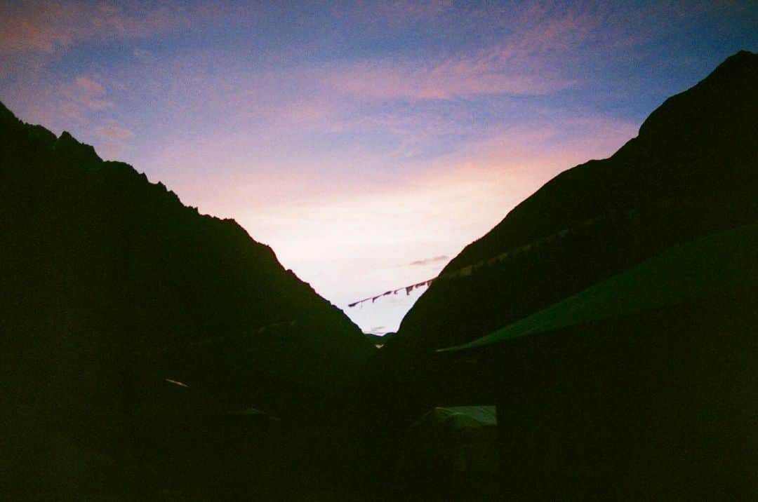 依吹怜さんのインスタグラム写真 - (依吹怜Instagram)「5:00am 一分後には消えていた朝焼け 有限の美 . #ネパール一人旅🇳🇵 #怜カメラ」9月5日 14時24分 - ibukirey