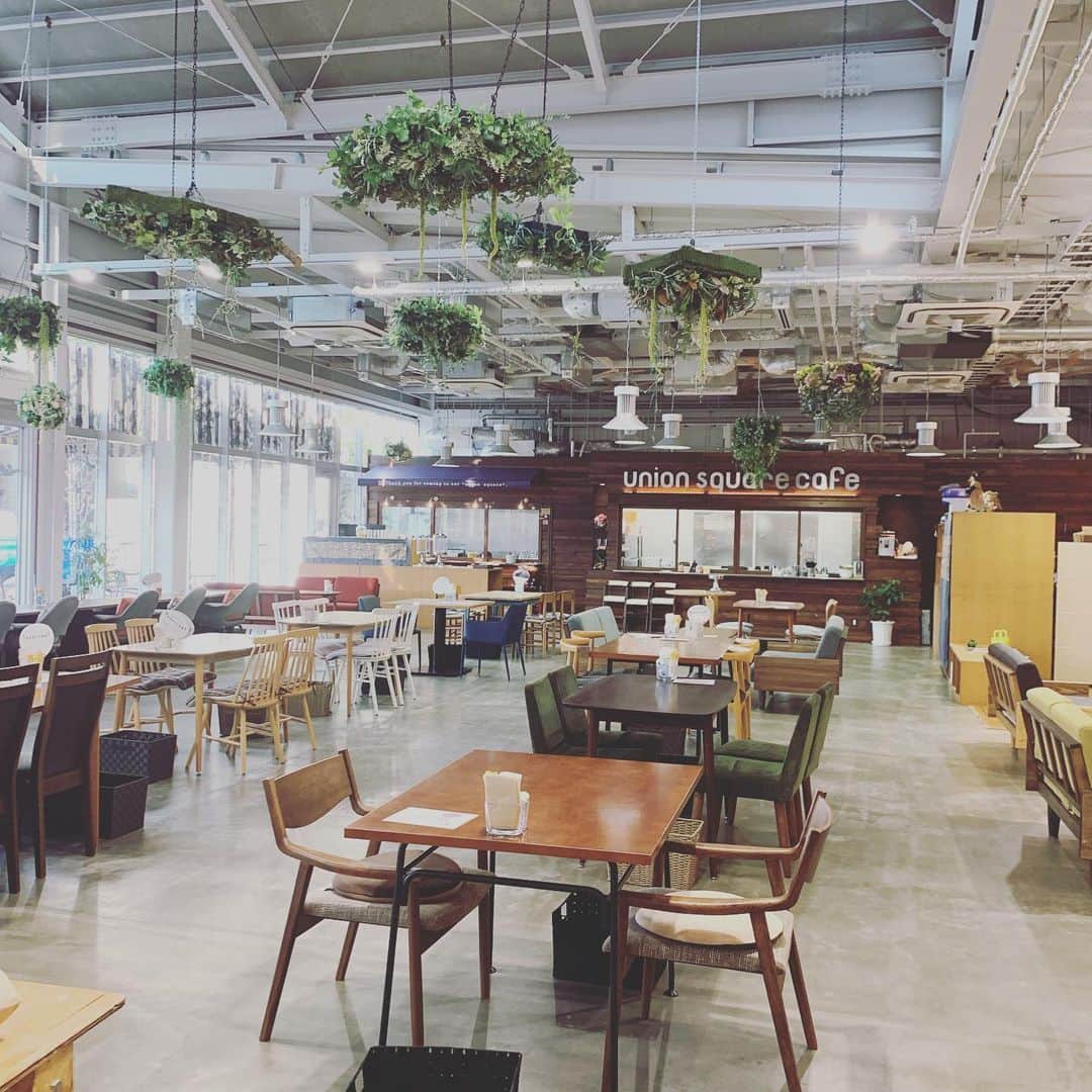 渕上沙紀さんのインスタグラム写真 - (渕上沙紀Instagram)「ででーん✨ 今日のさきがけは、素敵すぎるカフェにお邪魔しました😊 これ2枚とも同じ建物、しかもカフェなんです！ ご覧ください♩ #イマなま #イマなま木曜日 #渕上沙紀のさきがけ一番」9月5日 14時25分 - saki_fuchigami