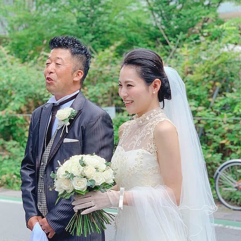 Mameのインスタグラム：「Happy Wedding❤️ 幸せいっぱいに笑うなっちゃんが可愛いすぎて、綺麗すぎて、本当に素敵な結婚式でした✨ 学生時代のメンバーが集まると楽しすぎて…笑顔あふれる一日をありがとう✨ いつまでもお幸せに🍀 . #happywedding #万平ホテル #軽井沢 #軽井沢ウエディング #結婚式」