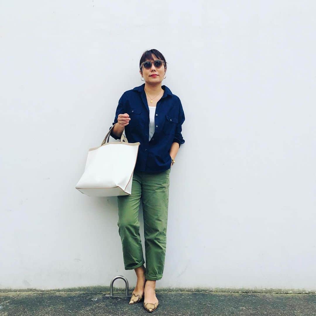 望月律子さんのインスタグラム写真 - (望月律子Instagram)「蒸し暑い…。 夏好きな私も蒸し暑さにはやられています。 でも元気です☺︎ 今週の7日(土)はストラスブルゴ京都店でスタイリングイベントです！ ご予約はすでに埋まっておりますが、お近くの方は是非遊びに来て下さい☺︎ #ストラスブルゴ京都 #ぶらりと遊びに来て下さい #詳しくはショップにお問い合わせ下さい」9月5日 15時57分 - ritsukomochizuki