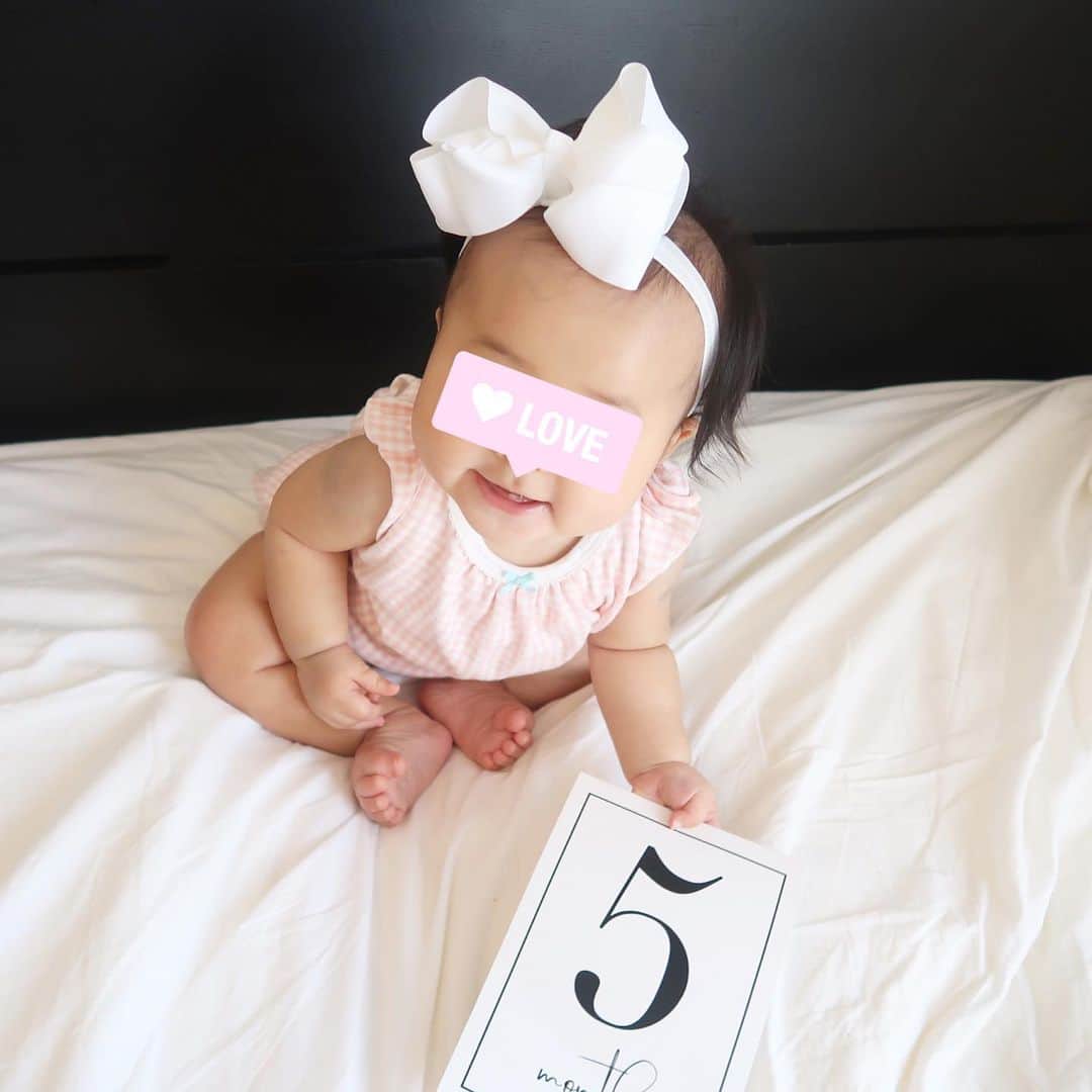 ayu kagawaさんのインスタグラム写真 - (ayu kagawaInstagram)「女の子ならではのリボン🎀 大きいのも可愛いねー💓  お友達が始めたSHOP♡ 沢山可愛いリボンが売っています💓 @thecottoncloset  #baby#babygirl #bow#thecottoncloset」9月5日 15時57分 - ayuyunyun