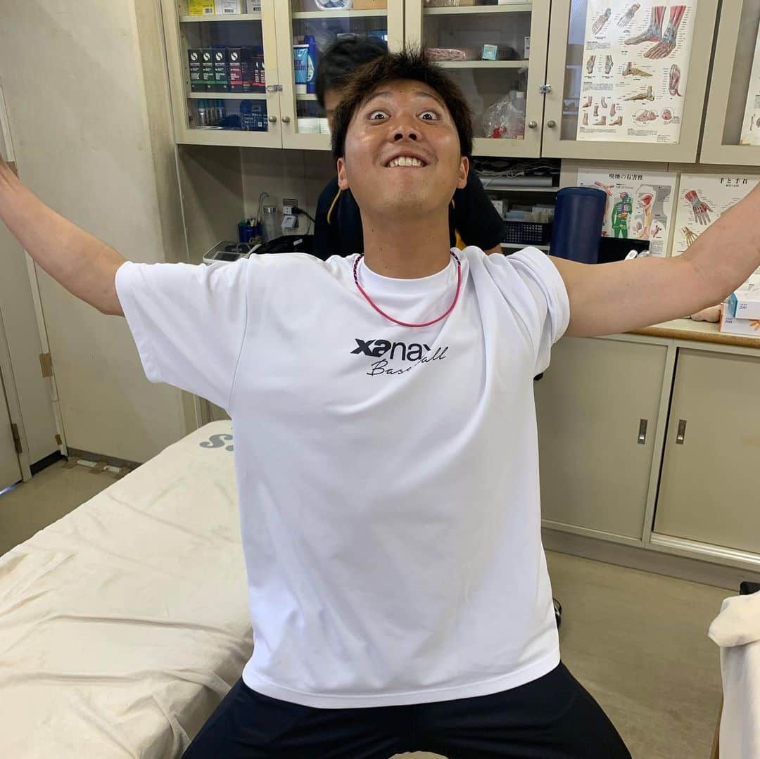 才木浩人さんのインスタグラム写真 - (才木浩人Instagram)「いい人達がいっぱいだなと改めて思った1日でした😊 #岩貞さん誕生日 #おめでとうございます #横山さんサプライズ #ろうそくいっぱい #ハッピーバースデー #岩貞さんはいい人ですよ」9月5日 16時17分 - hiroto_saiki