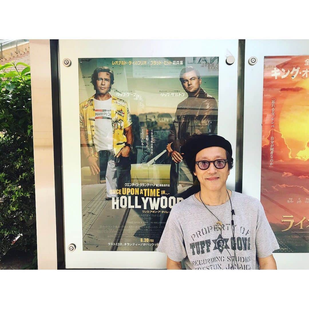 松永俊弥のインスタグラム：「緊迫したシーンにも、ユーモアがあり笑える！ ・ #onceuponatimeinhollywood #quentintarantino」