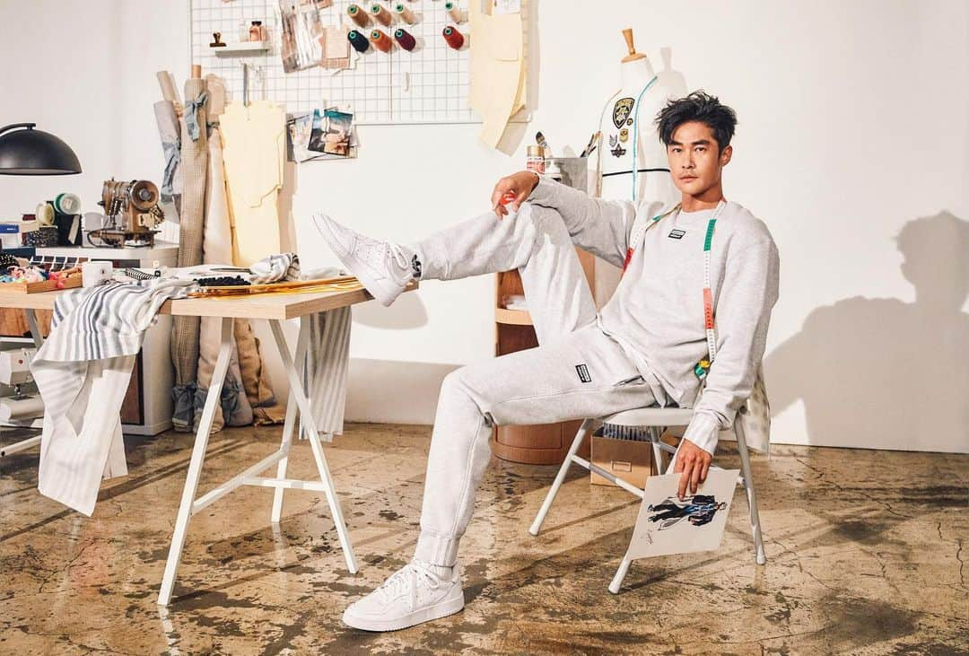 ペ・ジョンナムさんのインスタグラム写真 - (ペ・ジョンナムInstagram)「adidas 😊❤️💙 @originals_kr」9月5日 16時51分 - jungnam_bae