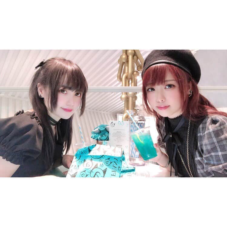 赤木クロさんのインスタグラム写真 - (赤木クロInstagram)「りずなさんとティファニーカフェに行ったよ💙 ティファニーブルーがかわいい〜！！ ティファニー欲しくなる〜〜かわえ…かわえ…  #anime #animegirl #animejapan #animeworld #japan #japanesegirl #日本 #サブカル #漫画 #comic #cos #cosplay #cosplayer #cosplaygirl #cosplayers #コスプレ #コスプレイヤー  #gravure  #lingerie  #일본여자 #코스프레 #그라비아 #角色扮演 #ティファニーカフェ #ティファニーカフェ原宿」9月5日 22時28分 - akagikuro