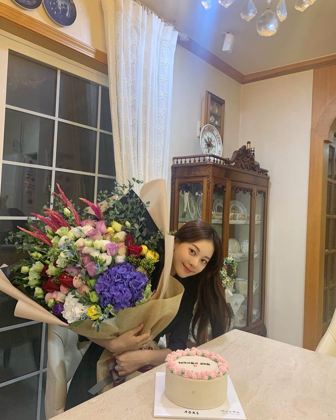 キム・ミニョンさんのインスタグラム写真 - (キム・ミニョンInstagram)「주원이가 트렁크에 숨겨온 꽃다발 💐」9月5日 22時23分 - minyoung_aori