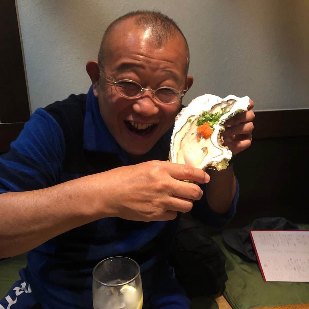 笑福亭鶴瓶さんのインスタグラム写真 - (笑福亭鶴瓶Instagram)「牡蠣を食べる、作治にて。」9月5日 22時25分 - shofukuteitsurube