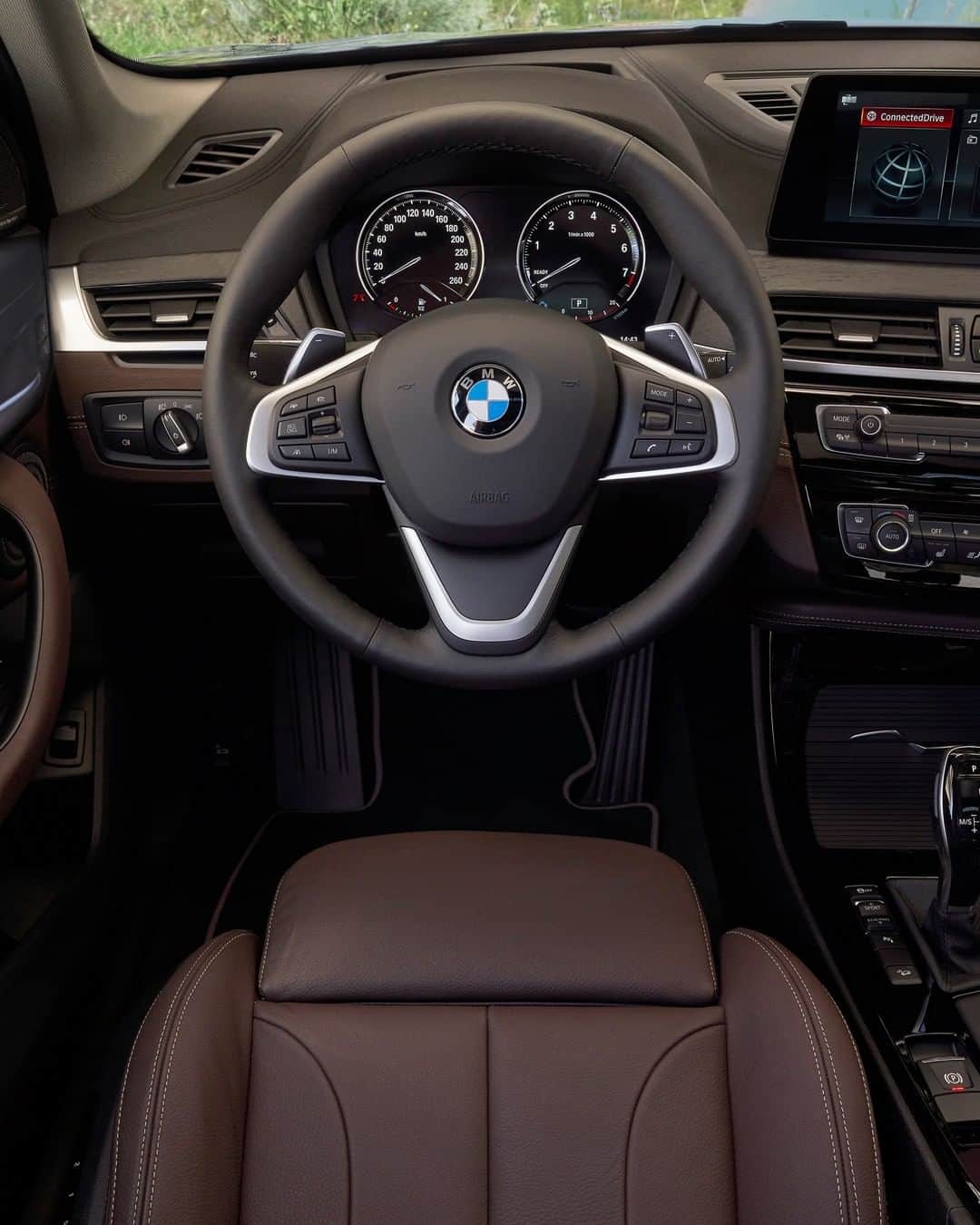 のインスタグラム：「A place for the mastermind of thrilling adventures. The new BMW X1. #TheX1 #BMW #X1」