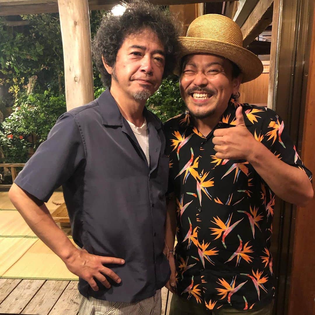 のインスタグラム：「・ そして前のめりで民生さんにお祝いまでしてもらった！ なんてこったい!! ありがとうございますがすぎる!! # #UNICORN #ユニコーン #DOBERMAN_SKA #ドーベルマン」