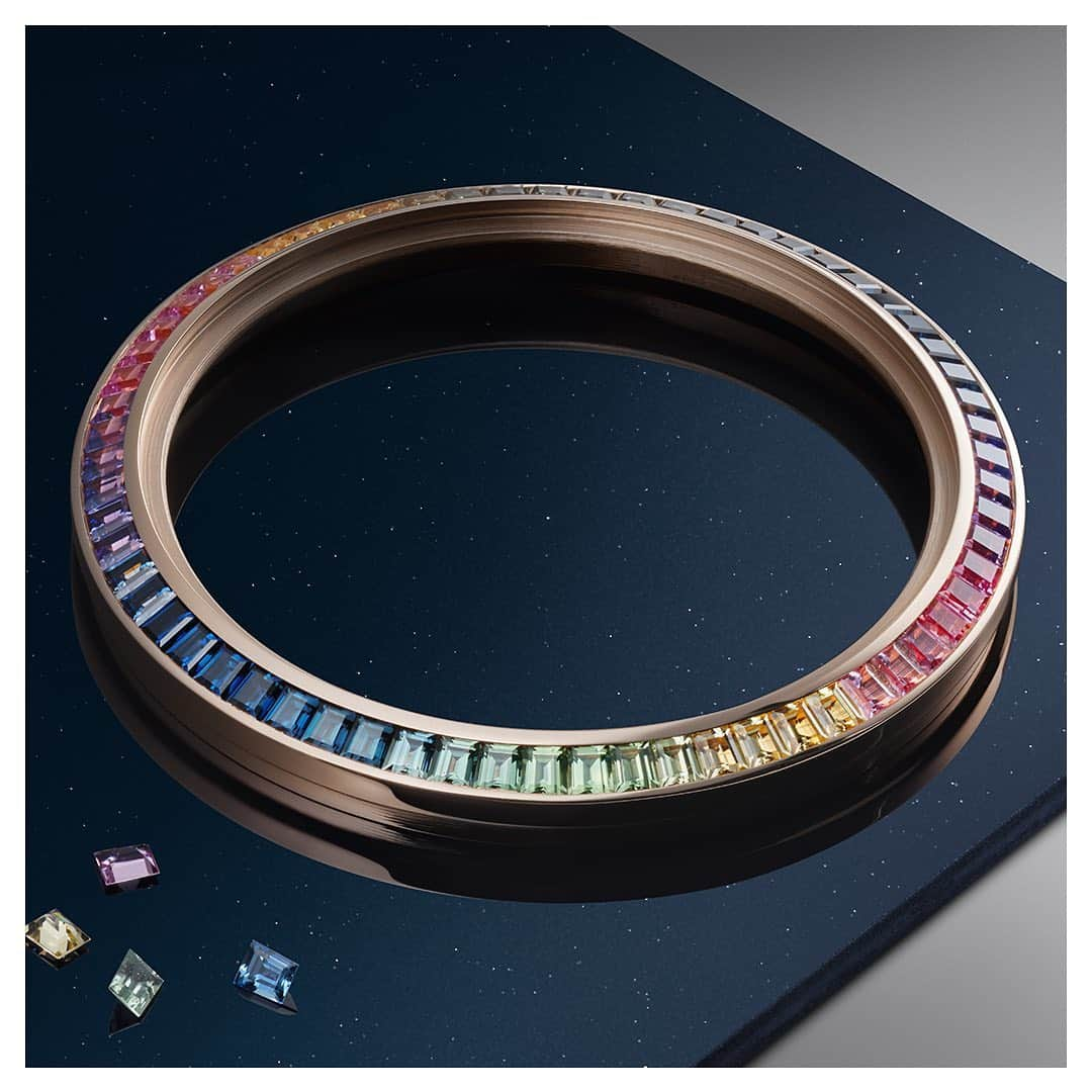 ジャガールクルトさんのインスタグラム写真 - (ジャガールクルトInstagram)「Gemstone artistry. Precious sophistication.  __  Rendez-Vous Celestial __ #JaegerLeCoultre #积家 #RendezVous #Celestial #Diamonds #Jewellery #Painting #FineWatchmaking #MetiersRares #SwissWatch #ValleeDeJoux #Craftsmanship #SavoirFaire」9月5日 18時02分 - jaegerlecoultre