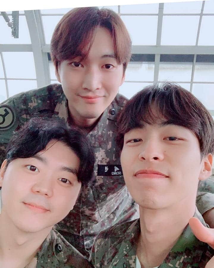 ソン・セヒョンのインスタグラム：「4년만에 만난 반가운 동기들😃😃 덕분에 마지막이 너무 즐거웠어 고마워😚 집 가자~!」