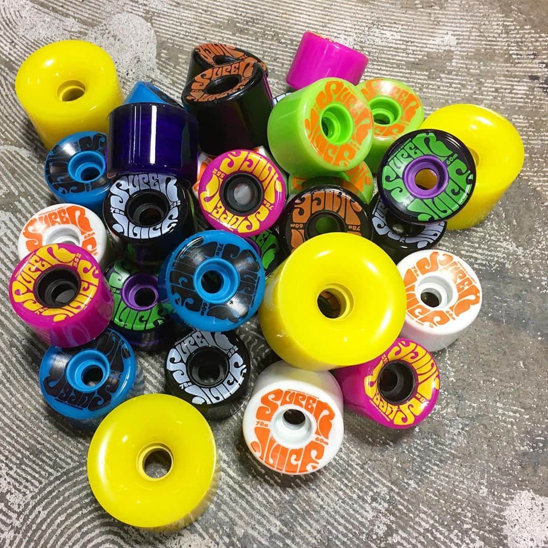 のインスタグラム：「OJ Wheel から Super Juice 55mm と 60mm のいろいろなカラー、そして規格外の Thunder Juice 75mm!? のクルーザーウィールが入荷👀スムーズな乗り心地をお楽しみ下さい💁‍♂️ #ojwheels #オージェーウィール #クルーザー #skateboard #skateboarding #skater #カリフォルニアストリート #カリスト #スケートボード #スケボー #スケーター #californiastreet #calst」