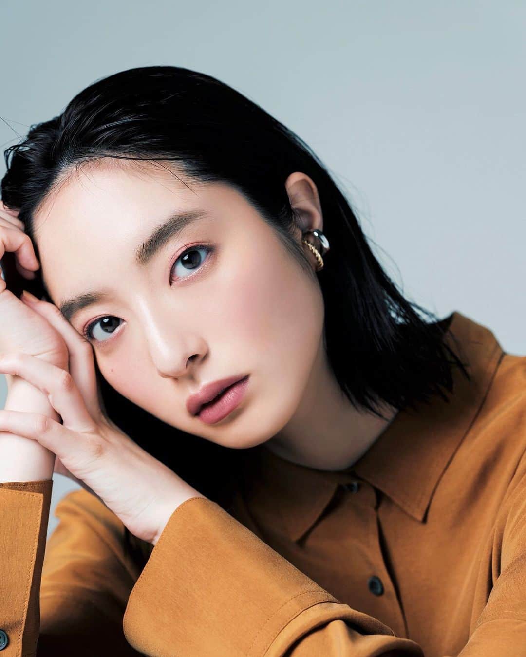 のインスタグラム：「🔴おしらせ🔴  今月号からMAQUIAモデルになりました！﻿ 10月号発売中です🧤✔️﻿ よろしくお願いします！﻿ #MAQUIA」