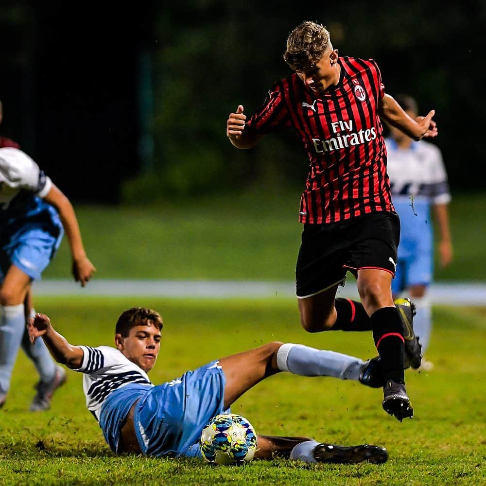 ACミランさんのインスタグラム写真 - (ACミランInstagram)「Zeroli for the win ⚽️ Our U15 squad are through to the final 🏆 Show them your support ahead of tonight's clash 👏🏻👏🏻 U15, Memorial Scirea 🏆 Semifinale: Milan-Lazio 1-0 ✅ Un gol di Zeroli qualifica i rossoneri alla finale: stasera ore 21.00 🆚 Torino 👏🏻 👏🏻 #MilanYouth」9月5日 18時42分 - acmilan