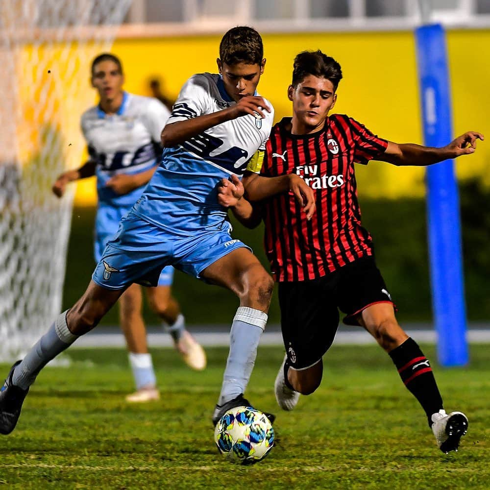 ACミランさんのインスタグラム写真 - (ACミランInstagram)「Zeroli for the win ⚽️ Our U15 squad are through to the final 🏆 Show them your support ahead of tonight's clash 👏🏻👏🏻 U15, Memorial Scirea 🏆 Semifinale: Milan-Lazio 1-0 ✅ Un gol di Zeroli qualifica i rossoneri alla finale: stasera ore 21.00 🆚 Torino 👏🏻 👏🏻 #MilanYouth」9月5日 18時42分 - acmilan