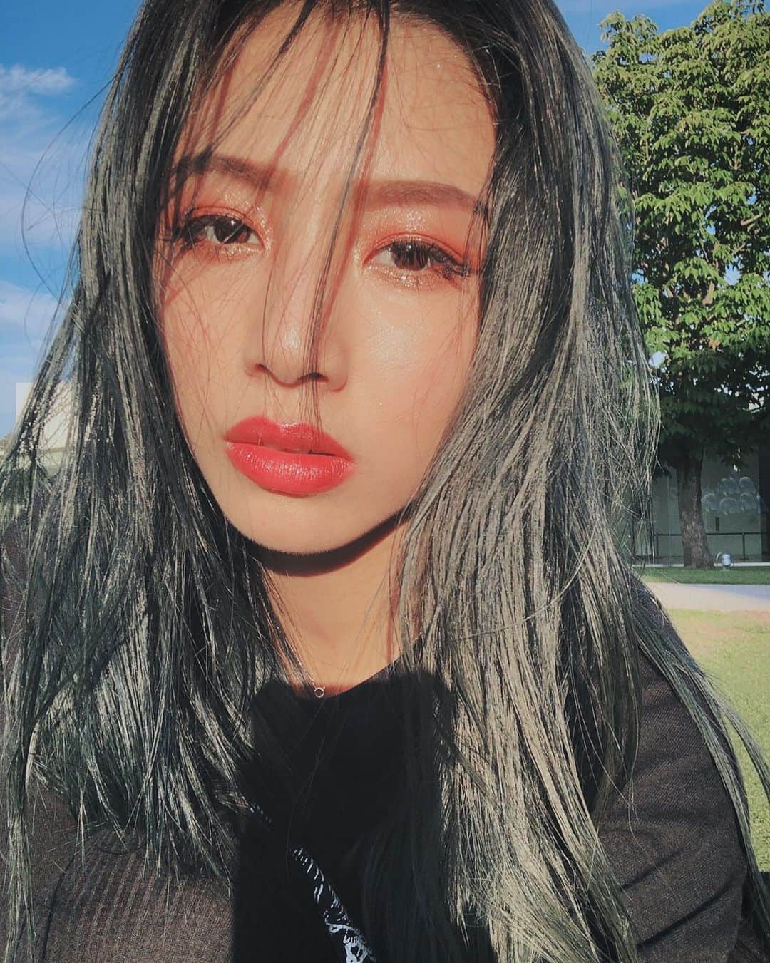 honoka のインスタグラム：「この前はじめてchipieeeで﻿ マツエクしてもらいました🌻❤️ ﻿ マツエクしてる感覚ほんまにないぐらい﻿ めっちゃ軽くてお気に入り👀﻿ ﻿ @chipieee_eye_mai さん﻿ ありがとうございます🙏  #髪ボサボサ #最近前髪作りたくなってきた」