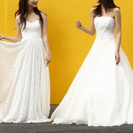 LAVIEEN ROSE Weddingさんのインスタグラム写真 - (LAVIEEN ROSE WeddingInstagram)「ふっくらとした風合い　 肌触りも滑らか しなやかで綺麗なシルエットが魅力、 シルク素材のウェディングドレス。  シンプルでより軽やかに 着心地にこだわった ラビアンローゼのためだけに 作られた特別な1着  遊び心あふれるマテリアル 体に沿う美シルエット✨ イタリアの巧みな技術から生まれる インポードレス、 自分らしさを大切に。 #大人花嫁 におすすめしたい、 #ラビアンローゼ コレクションです。  #ナチュラルウェディング　🌿 #軽井沢ウェディング#ハワイウェディング#weddingdress #colordress #weddinghair  #ウェディングドレス#チュールドレス#ウェディング小物#ウェディングブーケ#ブライダルヘア#花嫁ヘア#プレ花嫁#結婚準備#ドレス試着#ドレス選び#小物合わせ#チャペル挙式#tg花嫁#名古屋花嫁#静岡花嫁 #ホテルウェディング#ホテル婚#2019秋婚#2020春婚#2020夏婚 #2020秋婚  #2020秋婚#フラワードレス」9月5日 18時54分 - lavieenrosewedding
