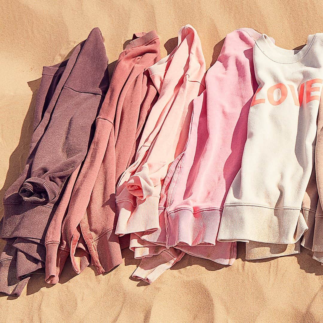 Aerie Japanのインスタグラム：「* スウェットシャツはオーバーサイズで包まれる着心地！ あなたはどの色をチョイスする？ * #aeriejp #エアリー #スウェット #カラバリ #ピンクスウェット #ブルースウェット #オーバーサイズ #オーバーサイズスウェット」