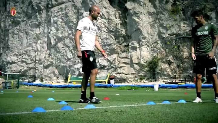 のインスタグラム：「Keep working hard 💪🏼⚽️ 🔜🔙 @asmonaco」