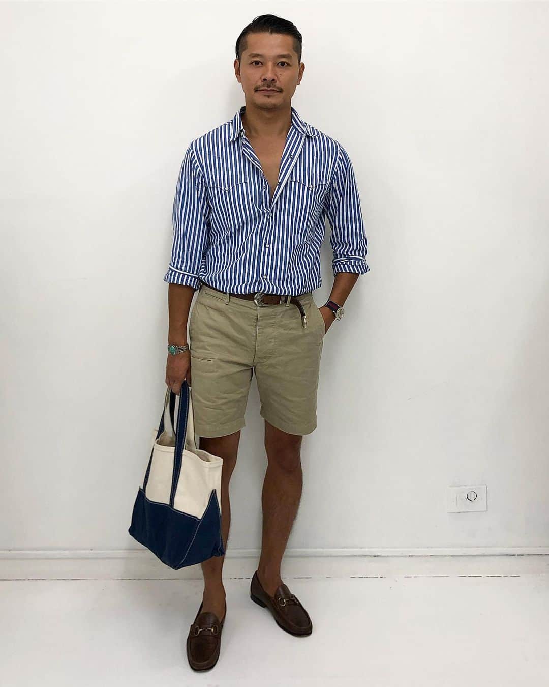 のインスタグラム：「“summer shorts style...” ———————————————————————— #colonyclothing #coloniallifestyle  #lifestyle #fashion #mensfashion #menswear #mnswr #mensstreetstyle #streetstyle #streetfashion #menwithstyle #menwithclass #menwithstreetstyle  #classicstyle #mensclothing #vintage #vintagefashion #vintagestyle #newclassic  #modernclassic」