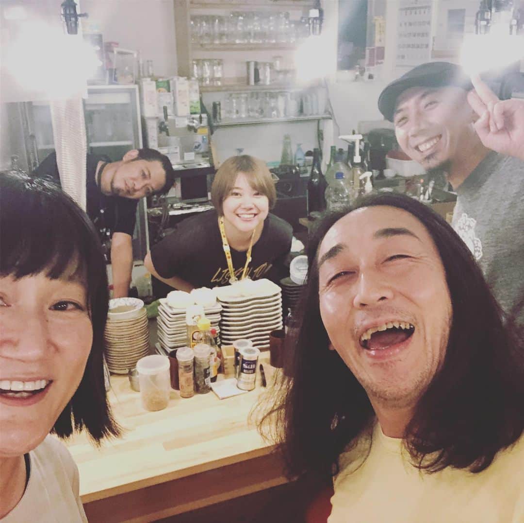 イーちゃんのインスタグラム：「キートンさんとみょーちゃんさんとイーちゃんで鈴なりなりきのう。 野方はもう地図から消えた。」
