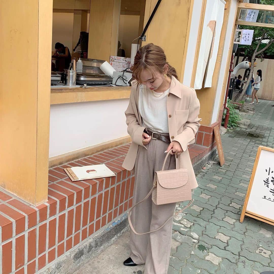 saanaaeのインスタグラム：「밀🍞 さいきん토스트欲がやばい😂 でも美味しいから幸せに食べて その分動く!🏋🏻‍♀️ #AWタックptは着まわし抜群 #あき1番に着たかったの🥰 #NUEbyas」