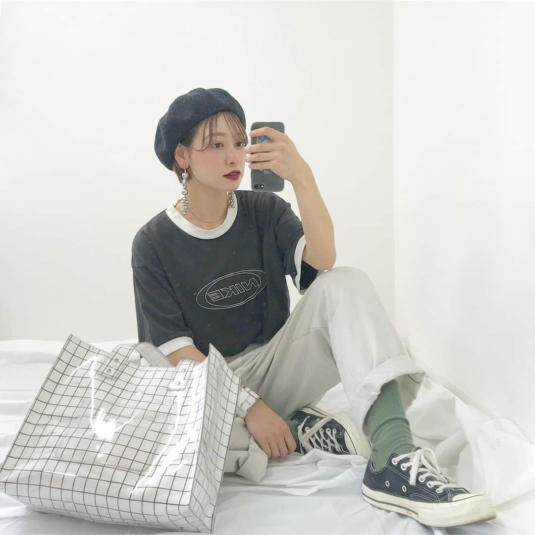 mahoさんのインスタグラム写真 - (mahoInstagram)「＊ モノクロ + グリーン . #ootd#fashion#メンズライク#古着好きな人と繋がりたい#古着#古着コーデ#おしゃれさんと繋がりたい#フリクロ#フルジョ#コーデ#コーディネート#instagood#outfit#instalike#coordinate#mensfashion#used#nike#ralphlauren#ct70」9月5日 20時24分 - mhpht_