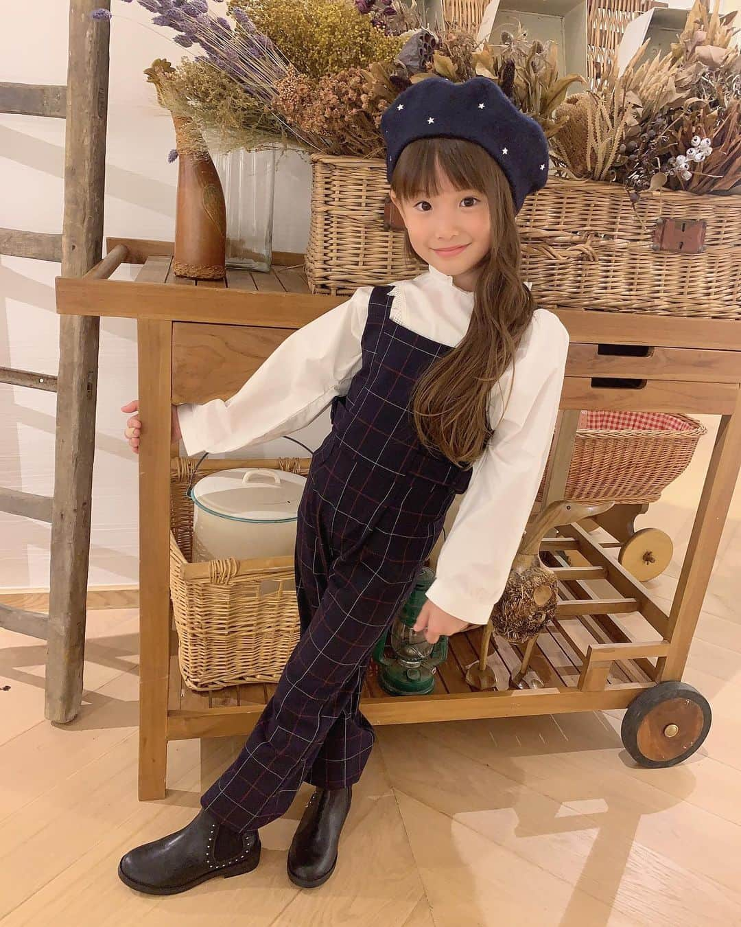 ひなさんのインスタグラム写真 - (ひなInstagram)「♡.＊ ZARA KIDS AW19の展示会へ行ってきました♡ @zarakids  ひなは入るなりたくさんの可愛いお洋服に 夢中になっていました.＊ . 今まで着なかったパンツスタイルも すごく気に入ったみたいで これから新しく挑戦してみるそうです♡" 本当に可愛いお洋服ばかりで たくさん着させていただいたので また次回も載せますね♡.＊ . #zarakids#ZARA#zarafashion」9月5日 20時29分 - h.t_mom