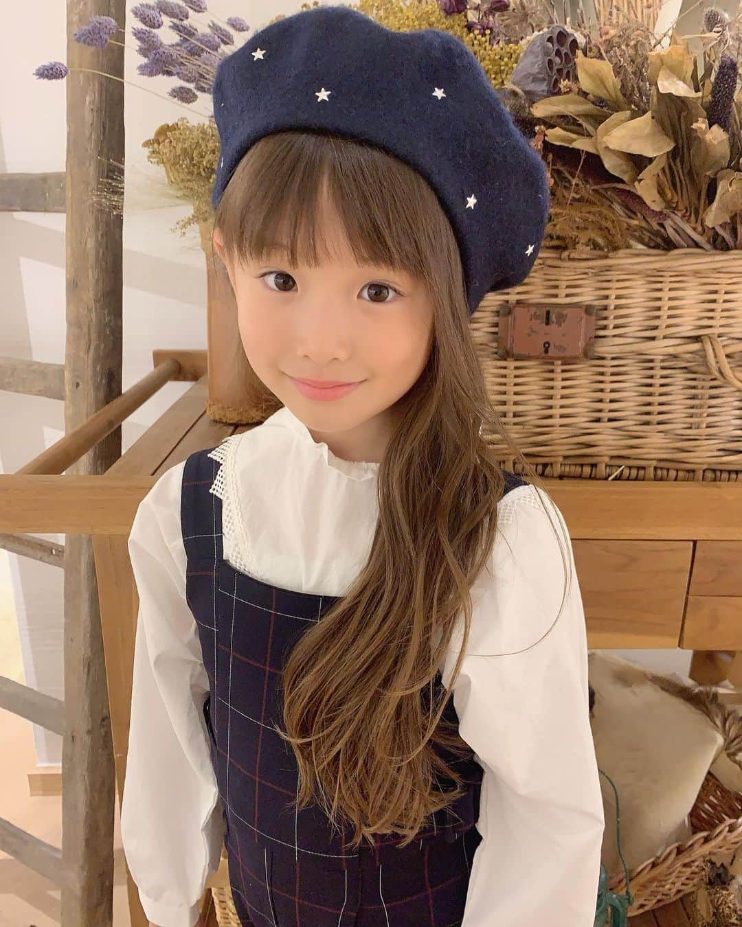 ひなさんのインスタグラム写真 - (ひなInstagram)「♡.＊ ZARA KIDS AW19の展示会へ行ってきました♡ @zarakids  ひなは入るなりたくさんの可愛いお洋服に 夢中になっていました.＊ . 今まで着なかったパンツスタイルも すごく気に入ったみたいで これから新しく挑戦してみるそうです♡" 本当に可愛いお洋服ばかりで たくさん着させていただいたので また次回も載せますね♡.＊ . #zarakids#ZARA#zarafashion」9月5日 20時29分 - h.t_mom