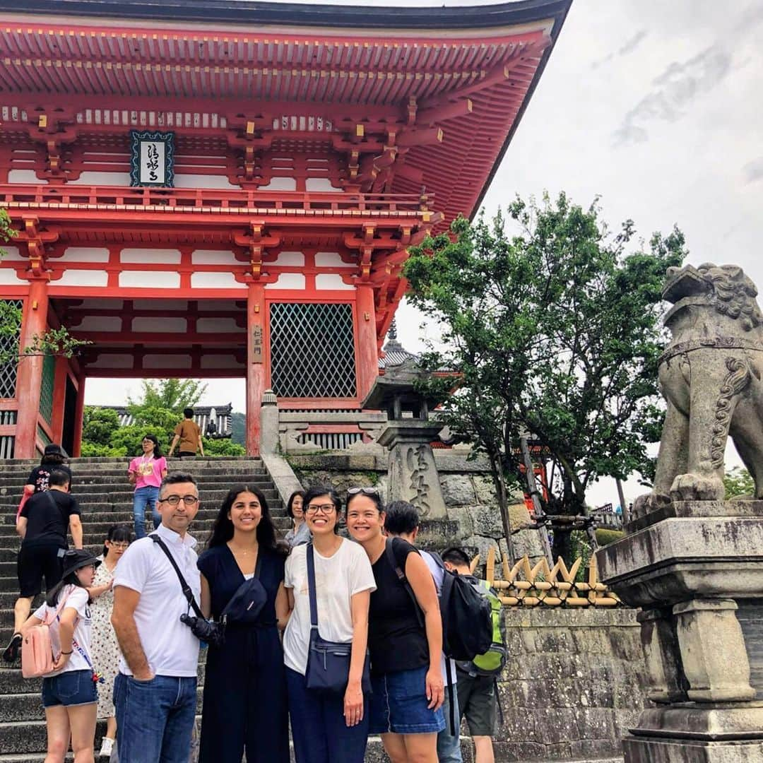 MagicalTripさんのインスタグラム写真 - (MagicalTripInstagram)「👘 : Kyoto Tea Ceremony⠀ 📍 : Kyoto⠀ #magicaltrip#magicaltripcom#japantour #tokyotour #wheninjapan #love_bestjapan #igersjapan #ig_japan #team_jp_#tokyo #tokyotour #discovertokyo #tokyonight #tokyomemory #thingstodointokyo #magicaltripkyoto #tokyobarhopping #barhopping #visittokyo #tokyojapan #magicaltriptour #japantravel #japantrip #visitjapan #visittokyo #ilovejapan #lovejapan #japanlover #kyototrip #osakatrip」9月5日 20時41分 - magicaltripcom