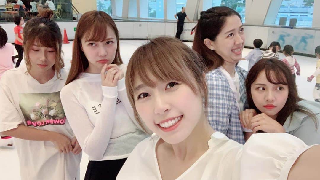 Miss Hunnyのインスタグラム：「第一屆破壞照片大賽， 每位選手都身懷絕技， 而當中林小美選手更是把照片破壞得皮開肉綻， 頓時需要家長指引。 藉住今次比賽， 希望令各位選手明白—— 比賽第二， 名次先係第一， 這個發人深省的道理。 #曲」