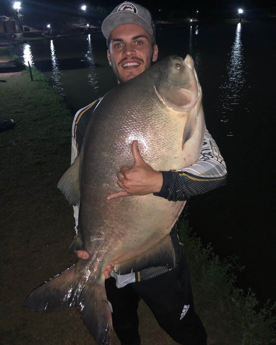 ナタンのインスタグラム：「Tambatinga do @kikiturismo 💥🔝🎣」