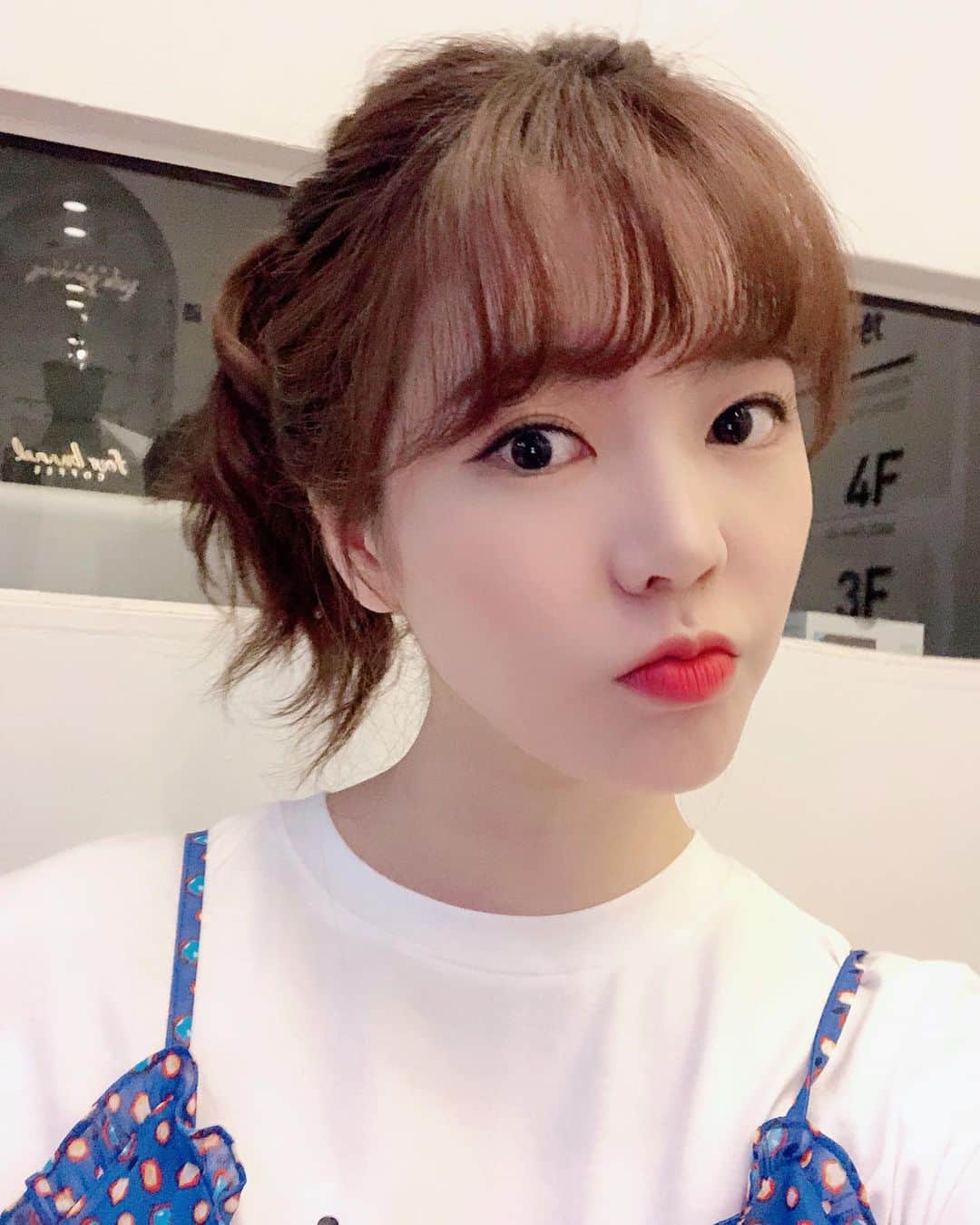 サニー のインスタグラム：「부잉부잉🥴」
