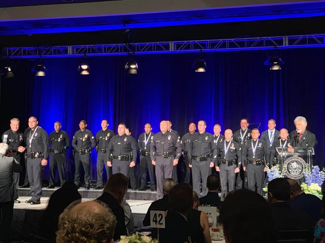 ジョー・マンテーニャさんのインスタグラム写真 - (ジョー・マンテーニャInstagram)「Proud to emcee the Above and Beyond event recognizing #lapd officers for acts of courage. @lapdhq」9月6日 6時22分 - joemantegna