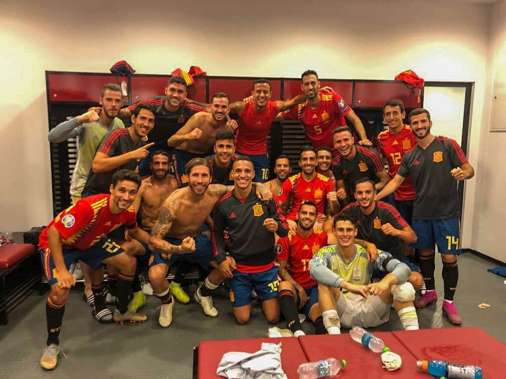 サウル・ニゲスさんのインスタグラム写真 - (サウル・ニゲスInstagram)「Victoria importante para el camino de la #Euro2020. Ahora a por el siguiente partido. 💪🏼⚽️🇪🇸 #UnidosPorUnRETO @sefutbol」9月6日 6時24分 - saulniguez