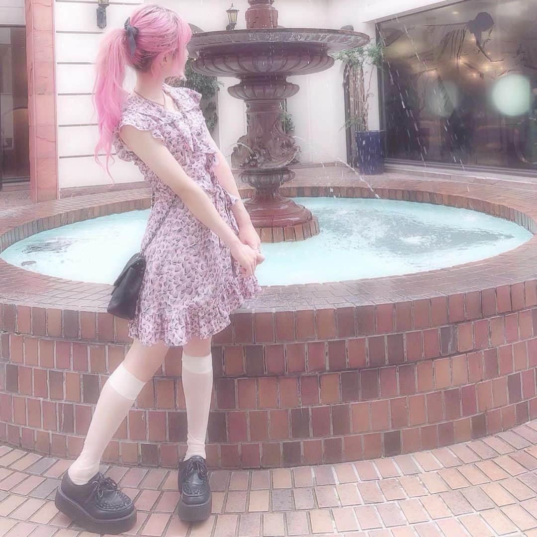 胡桃兎愛のインスタグラム：「古着屋さんで一目惚れしたMILKのお洋服❤︎」