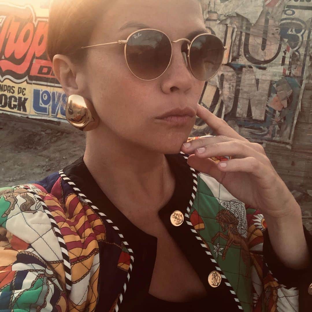 Monica Sordoのインスタグラム：「Never enough gold ✨ Our Cubagua Earrings now on stock! #MonicaSordo #Mochima #HandMade」