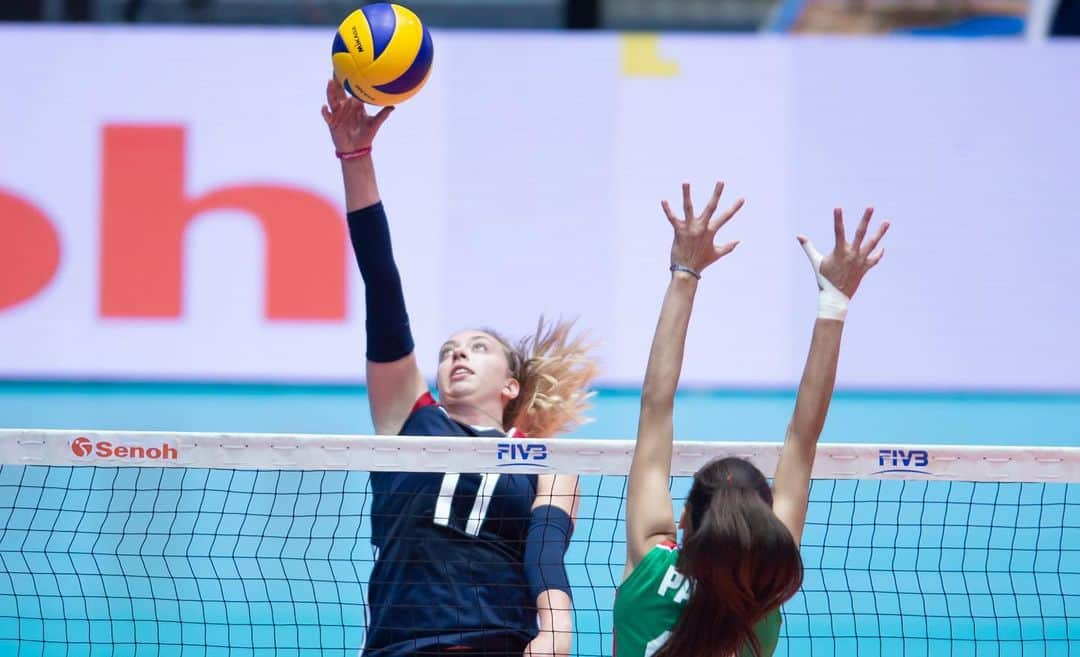 USA Volleyballさんのインスタグラム写真 - (USA VolleyballInstagram)「#USAVgynt opened the 2019 FIVB Girls’ U18 World Championship strong by defeating Mexico 25-21, 25-21, 25-16 as seven @teamusa players scored at least three points each led by Elena Oglivie's 10. --- Recap on usavolleyball.org. (@FIVBVolleyball Photos)」9月5日 22時32分 - usavolleyball