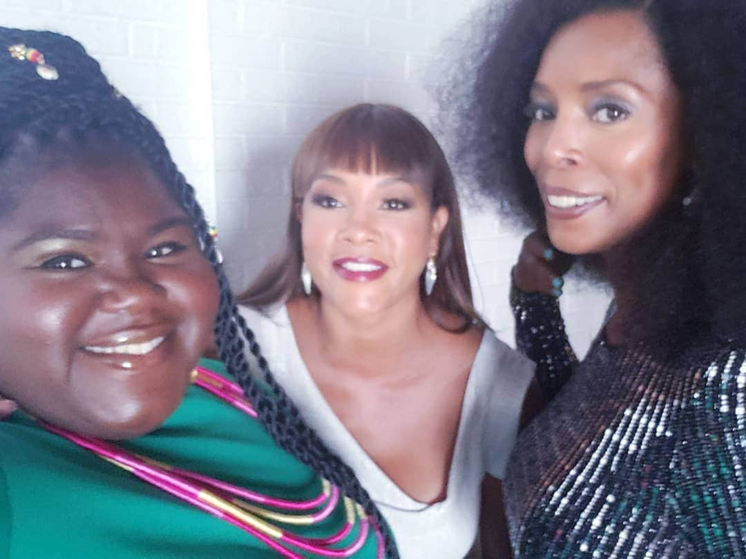 ヴィヴィカ・A・フォックスさんのインスタグラム写真 - (ヴィヴィカ・A・フォックスInstagram)「GM Dawlings! #BTS smiles and smooches from @empirefox with da SQUAD @tasha4realsmith @serayah @tarhondajay @marioworldwide @gabby3shabby @nicoleariparker Get READY for a FABULOUS Season Six Sept 24th! #Lifeisgood #GodIsGood #Blessed #Respect #GurlPower #VivicaFoxHair #TeamVivica #TeamFox #MyGrindDontStop #LegitmateCareer #BossMoves #LoveWins #ClassicBadChicks #EmpireRules 🤗🙆🏾‍♀️💖🖤🦁」9月5日 22時42分 - msvfox