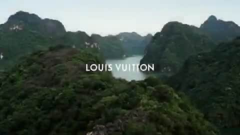 フェイフェイ・サンのインスタグラム：「#louisvuitton Fantastic journey in Vietnam 🏞 Thank you !🙏🏻」