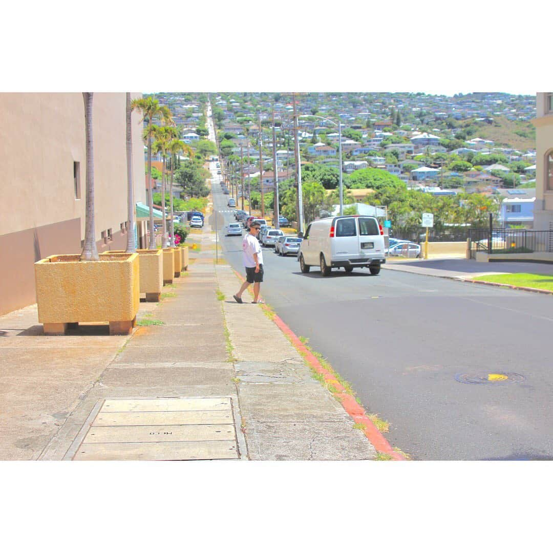 YWKIさんのインスタグラム写真 - (YWKIInstagram)「🚗⛱ . #wilhelminarise #kaimuki」9月5日 22時54分 - ywkibhs