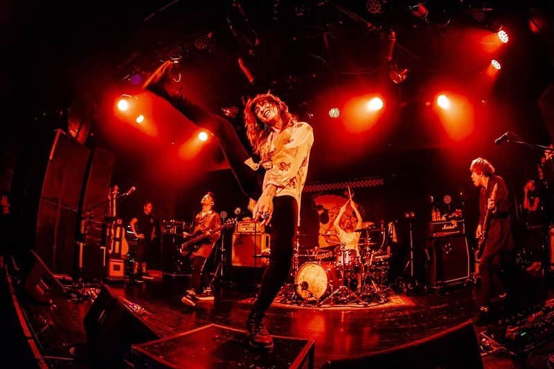 藤原広明さんのインスタグラム写真 - (藤原広明Instagram)「『都会のラクダ Tour 2019〜今すぐお届け！本格、ラクダチェリーパイ！〜』 金沢EIGHT HALL  w）Hawaiian6  ハワイアン、そして金沢のあなたにびっくらぶっ！！🦍🦍🦍🦍 photo by @cazrowAoki」9月5日 22時59分 - hiroaki_drums_superbeaver