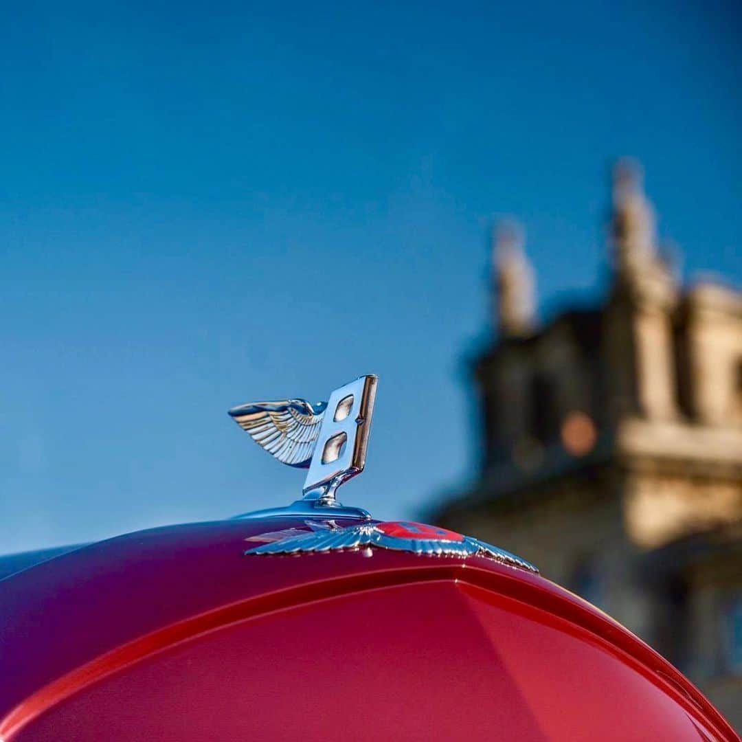 ベントレーさんのインスタグラム写真 - (ベントレーInstagram)「Restored to its former glory, the #Bentley Corniche made its global debut at @salonpriveuk. Learn more through the link in bio. #Bentley100Years」9月5日 23時44分 - bentleymotors