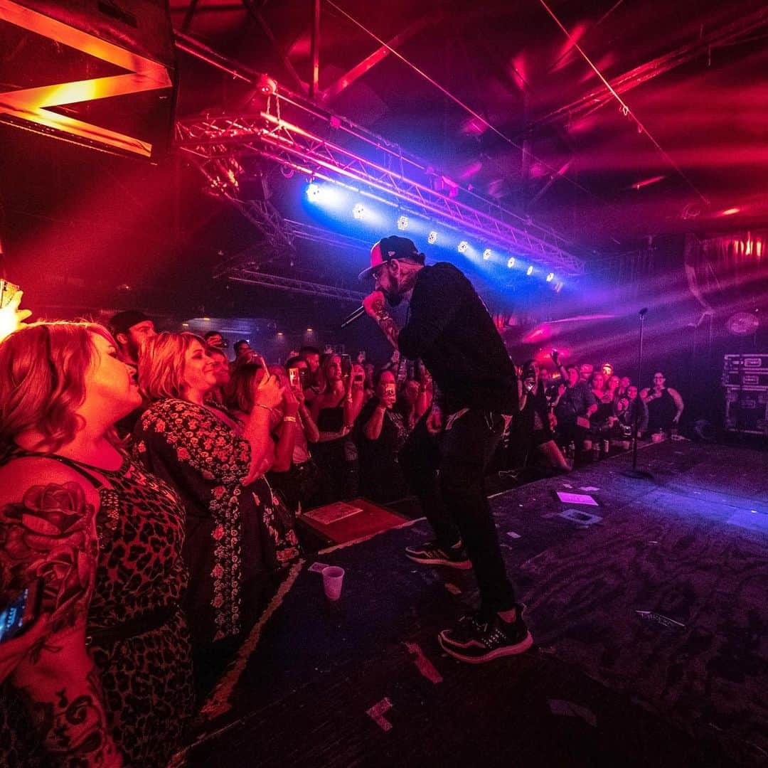 A.J.のインスタグラム：「Gonna go down tonight and tomorrow with ATCK on stage in Springfield, MO at Midnight Rodeo tonight and Ballpark Village in St. Louis tomorrow! Ticket links in stories.」