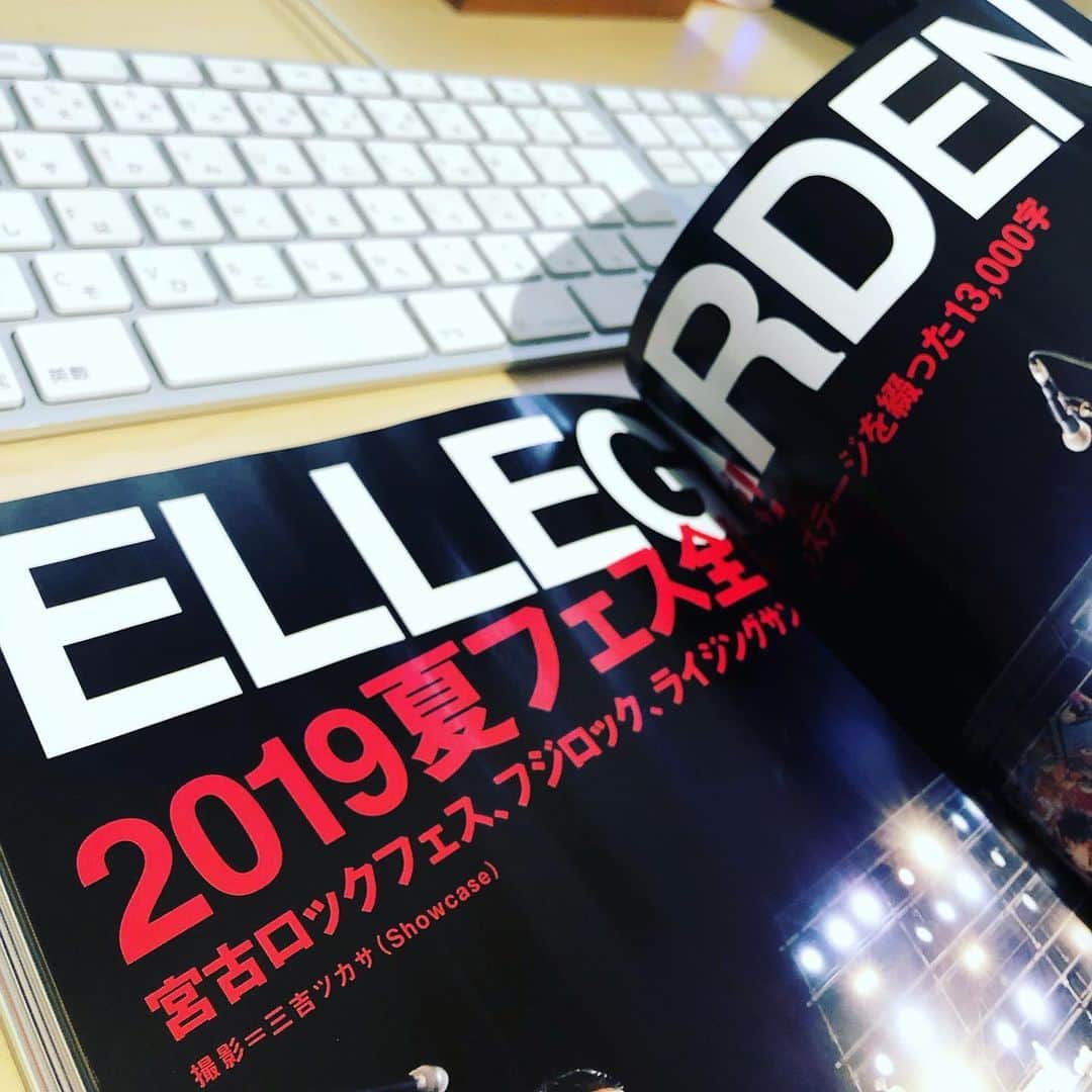 三吉ツカサのインスタグラム：「今月号のロッキング・オン・ジャパンELLEGARDEN夏フェス特集に写真を提供したよ。 かっこいいページになって満足。 是非 #ellegarden #tsukasamiyoshi」