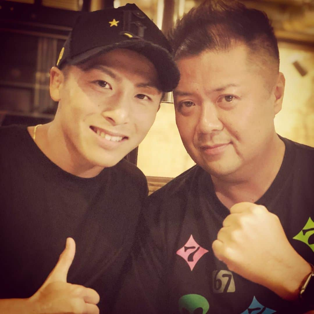 杉本知香さんのインスタグラム写真 - (杉本知香Instagram)「粟生ちゃんが尚弥くん連れて来てくれました😆 粟生ちゃんチャリで1時間🚴‍♂️💨 尚弥くん車で1時間🚗💨 かけつけてくれて当日決まった素敵な宴😆😆😆🍺 めちゃくちゃ楽しかったー😆😆😆 焼き肉もめちゃくちゃ美味しかった🍺  #ブラマヨ小杉#ブラックマヨネーズ #井上尚弥 #アナザースカイ 元#WBC世界ライトフライ級王者 元#WBO世界スーパーフライ級王者 現#WBAIBF世界バンタム級統一王者 #粟生隆寛#帝拳ジム  元#WBC世界スーパーフェザー級王者 元#WBC世界フェザー級王者 #うしごろバンビーナ#うしごろバンビーナ中目黒」9月5日 23時54分 - sugimotoc